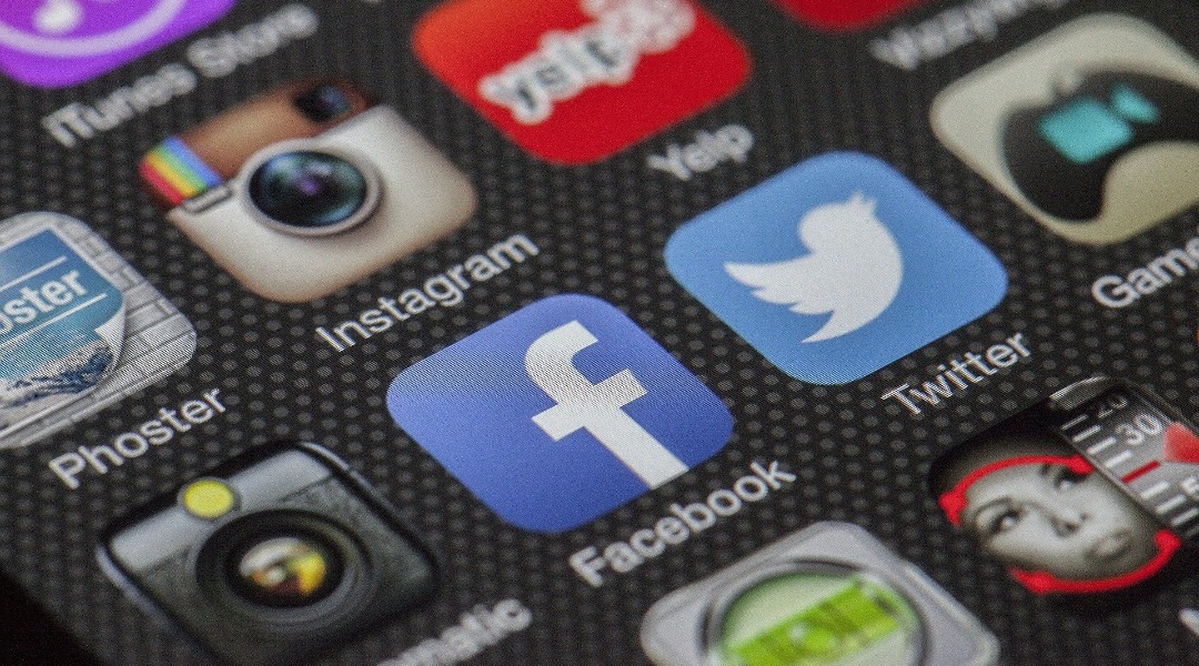 Redes sociales: el nuevo atractivo de lo desconocido
