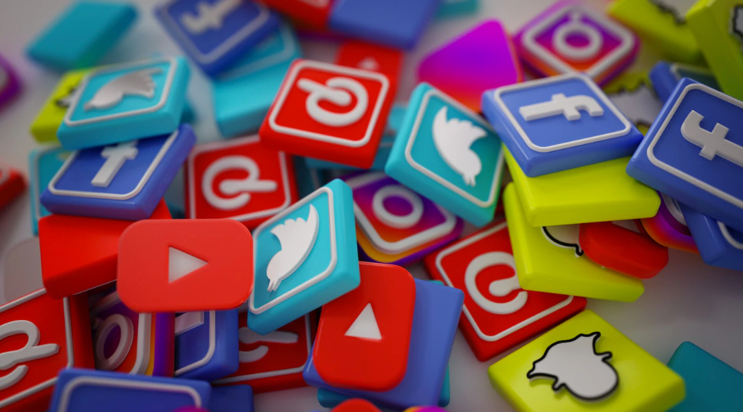 Y las redes sociales de la empresa que las lleve mi sobrino que está todo el día enganchado al móvil