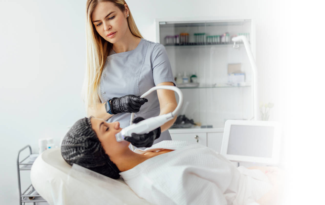 Portafolio /&nbsp;Logotipos&nbsp;/&nbsp;Logo Marlon Center