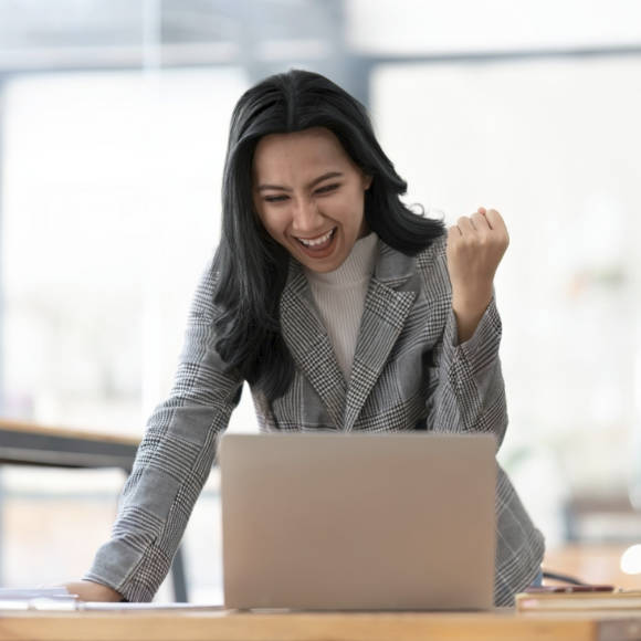 ¿Qué beneficios aporta un trabajador feliz a la empresa?