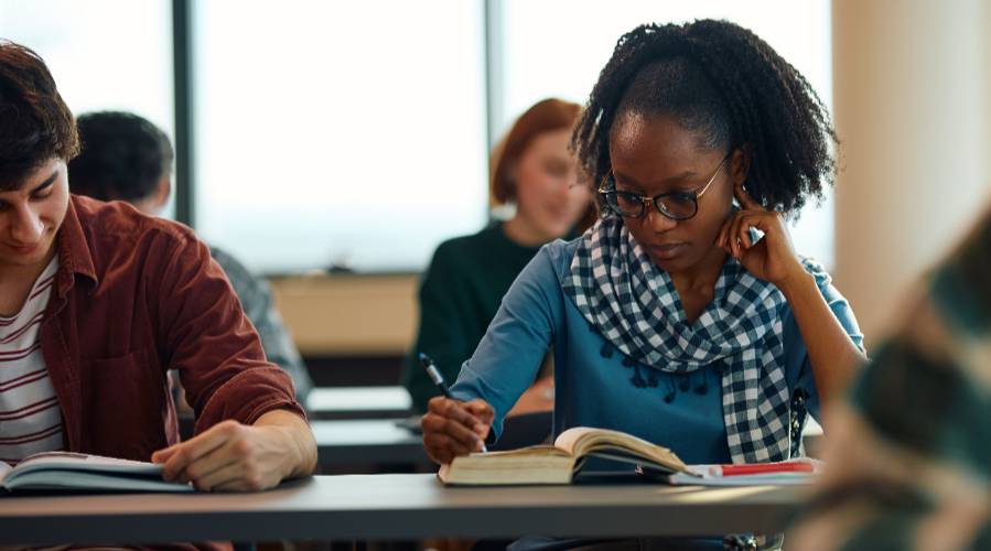 5 formas de aplicar tus conocimientos de diseño gráfico en el trabajo y los estudios