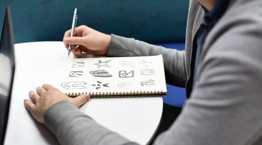 Cómo saber si tu logo necesita una actualización (checklist práctico)