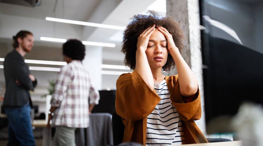 Errores que debilitan tu identidad visual sin que lo notes